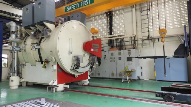 Vacuum Horizontal Load Furnace